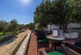 Šarmantna vila uz more, za najam, Trogir, Famiglia