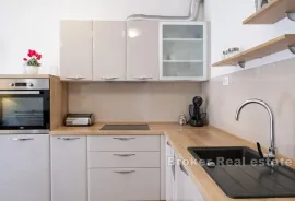 Predivan osunčan dvosobni apartman, Split - Okolica, Διαμέρισμα