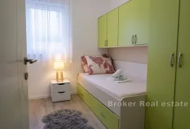 Predivan osunčan dvosobni apartman, Split - Okolica, Διαμέρισμα