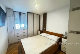 Prostran trosoban apartman, Split, شقة