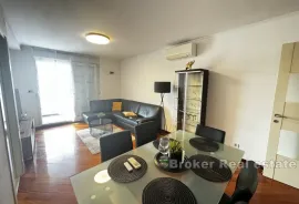 Prostran trosoban apartman, Split, شقة