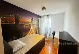 Prostran trosoban apartman, Split, شقة