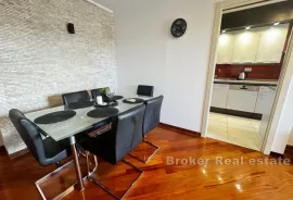 Prostran trosoban apartman, Split, شقة