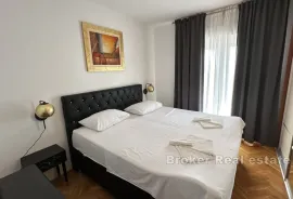 Prostran dvosoban stan na mirnoj lokaciji, Split, Apartamento