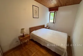 Jednosobni apartman s vrtom, Split - Okolica, Διαμέρισμα