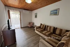 Jednosobni apartman s vrtom, Split - Okolica, Διαμέρισμα