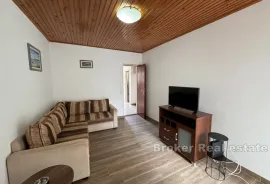 Jednosobni apartman s vrtom, Split - Okolica, Διαμέρισμα