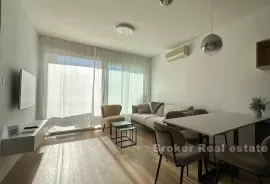 Luksuzno uređen dvosoban stan, Split, Appartement