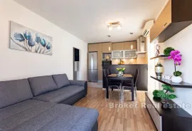 Namješten dvosoban stan u blizini mora, Split, Appartement