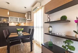 Namješten dvosoban stan u blizini mora, Split, Appartement