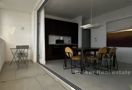 Moderan dvosoban stan s garažnim mjestom, Split, Apartamento