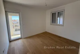 Moderan stan s krovnom terasom u novogradnji, Zadar, Apartamento