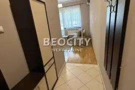 Novi Sad, Bulevar Oslobođenja, , 0.5, 32m2, Novi Sad - grad, Wohnung