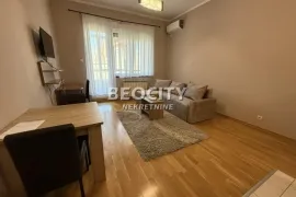 Novi Sad, Bulevar Oslobođenja, , 0.5, 32m2, Novi Sad - grad, Wohnung