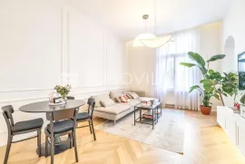 Zagreb, Donji grad prekrasan trosoban stan NKP 68 m2, Zagreb, Wohnung