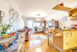 Samobor, prekrasan dvosoban stan u potkrovlju 39m2, Flat