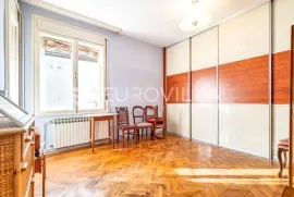 Zagreb, Šalata, trosoban stan 100 m2 na odličnoj lokaciji, Zagreb, Stan