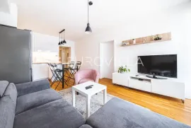 Zagreb, Dobri dol, svijetao i prozračan trosoban stan s dva balkona, NKP 63 m2, Zagreb, Apartamento