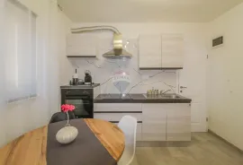 Novigrad, okolica, mali simpatičan stan od 30 m2, Novigrad, Appartamento