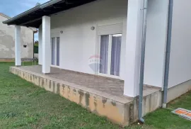 Istra,Valbandon,veliki stan u prizemlju sa terasama, Fažana, Appartment