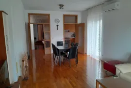 Istra,Valbandon,veliki stan u prizemlju sa terasama, Fažana, Appartement