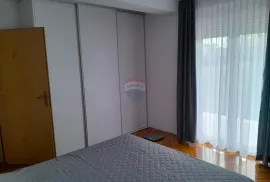 Istra,Valbandon,veliki stan u prizemlju sa terasama, Fažana, Apartamento