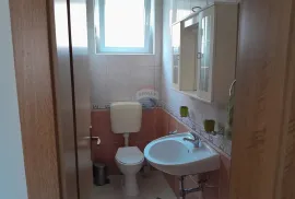 Istra,Valbandon,veliki stan u prizemlju sa terasama, Fažana, Appartment