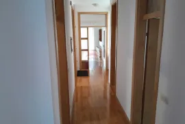 Istra,Valbandon,veliki stan u prizemlju sa terasama, Fažana, Appartment