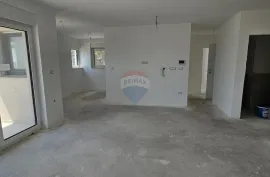 Istra, Pula, dvosoban novi stan 95m2 u širem centru, Pula, Appartement