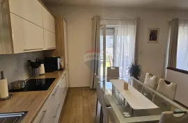 Istra, Pula, Valbandon - trosoban stan s vrtom, Fažana, Appartment