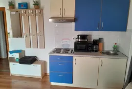 Istra,Valbandon,kuća sa 4 apartmana i velikim stanom sa vrtom, Fažana, بيت