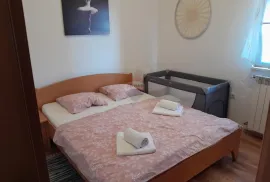 Istra,Valbandon,kuća sa 4 apartmana i velikim stanom sa vrtom, Fažana, Casa