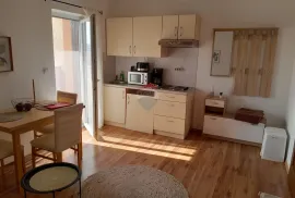 Istra,Valbandon,kuća sa 4 apartmana i velikim stanom sa vrtom, Fažana, Casa