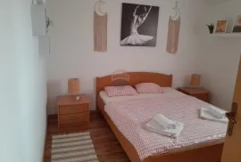 Istra,Valbandon,kuća sa 4 apartmana i velikim stanom sa vrtom, Fažana, Casa