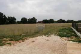 DUGA UVALA, građevinsko zemljište 2km od mora, Marčana, Terreno