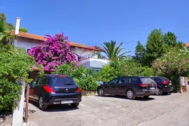 MALI LOŠINJ - kuća sa 6 apartmana na atraktivnoj lokaciji, Mali Lošinj, Famiglia