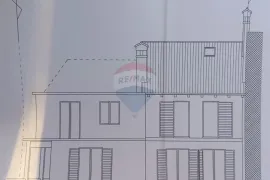 Rovinj,Valbruna,dvojna kuća za renovaciju na 500m2 okućnice sa 4 stana, Rovinj, Casa