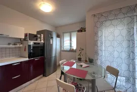 Istra, Pula, dvosoban stan 71 m2 , novogradnja, terasa, Pula, Appartment