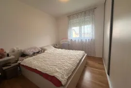 Istra, Pula, dvosoban stan 71 m2 , novogradnja, terasa, Pula, Appartement