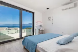 Kostrena - samostojeća kuća sa bazenom površine 330 m2, Kostrena, Kuća