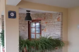 Kuća sa poslovni prostorom, Poreč, Famiglia