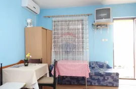 KUĆA SA 4 APARTMANA, SELCE, 300 m OD MORA, Crikvenica, Σπίτι