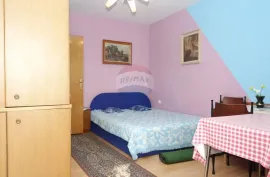 KUĆA SA 4 APARTMANA, SELCE, 300 m OD MORA, Crikvenica, Σπίτι