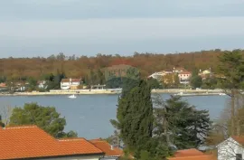 Dajla, kuća sa 4 apartmana, Novigrad, Famiglia