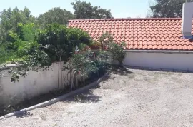 JADRANOVO - kuća s velikom okućnicom, Crikvenica, Maison