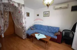 Kuća Šilo sa pet apartmana, Dobrinj, Casa