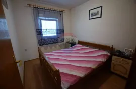 Kuća Šilo sa pet apartmana, Dobrinj, Famiglia