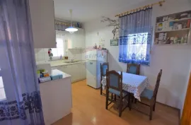 Kuća Šilo sa pet apartmana, Dobrinj, House