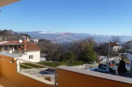 OPATIJA - IČIĆI - SAMOSTOJEĆA KUĆA - 1045 m2 - 6 STANOVA - BAZEN, Opatija - Okolica, Famiglia