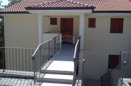 Lovran - Dvoetažni stan u novogradnji 150 m od mora, Lovran, Apartamento